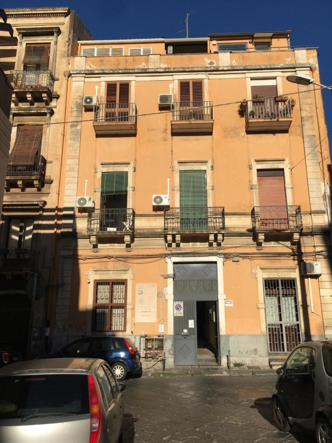 Nonna Graziella Apartment คาตาเนีย ภายนอก รูปภาพ