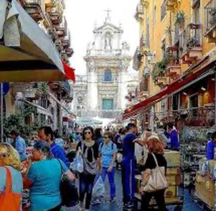 Nonna Graziella Apartment คาตาเนีย ภายนอก รูปภาพ